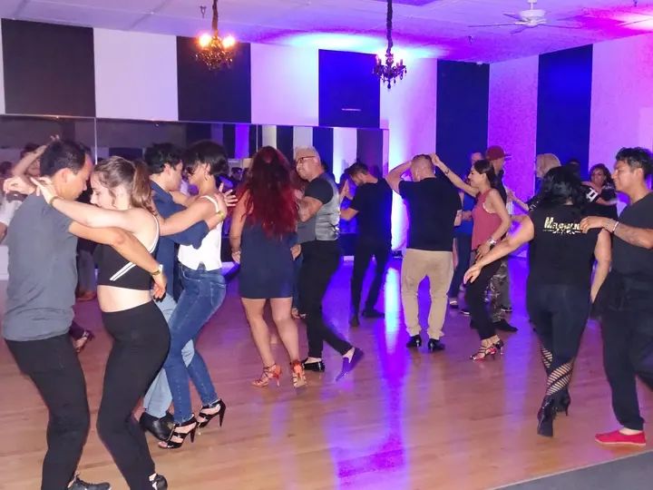 MAY 2018 BACHATA SOCIAL gallery photo