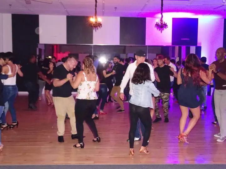 MAY 2018 BACHATA SOCIAL gallery photo