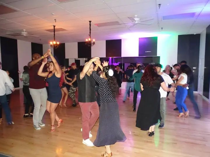 MAY 2018 BACHATA SOCIAL gallery photo
