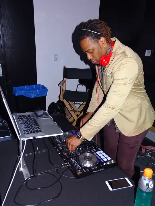 MAY 2018 BACHATA SOCIAL gallery photo
