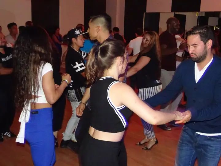 MAY 2018 BACHATA SOCIAL gallery photo