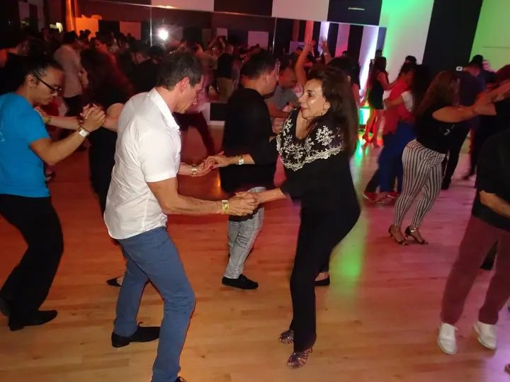 MAY 2018 BACHATA SOCIAL gallery photo