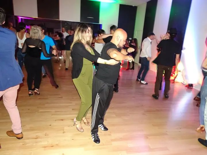 MAY 2018 BACHATA SOCIAL gallery photo
