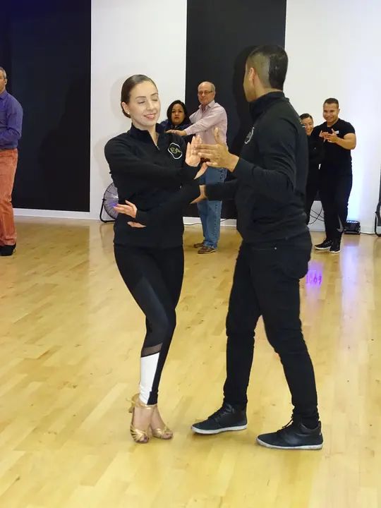 MELOMANO BACHATA SOCIAL gallery photo