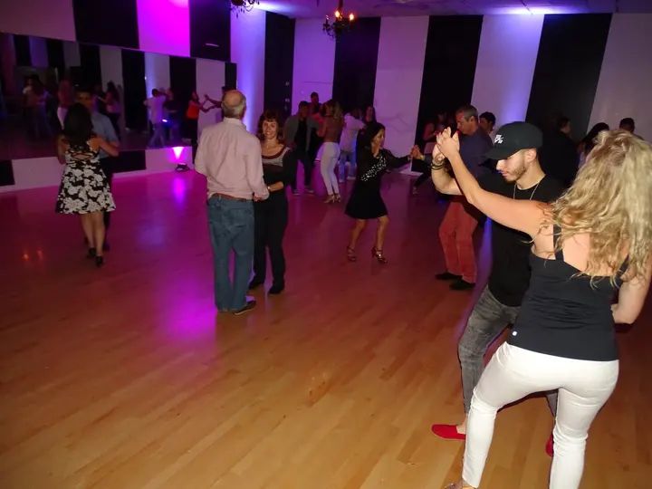 MELOMANO BACHATA SOCIAL gallery photo