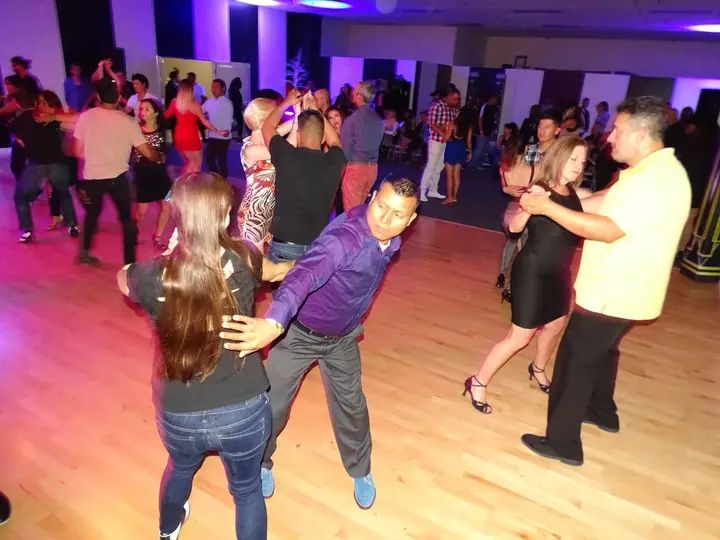 MELOMANO BACHATA SOCIAL gallery photo