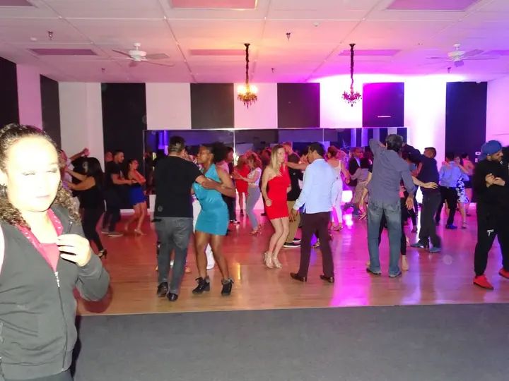 MELOMANO BACHATA SOCIAL gallery photo