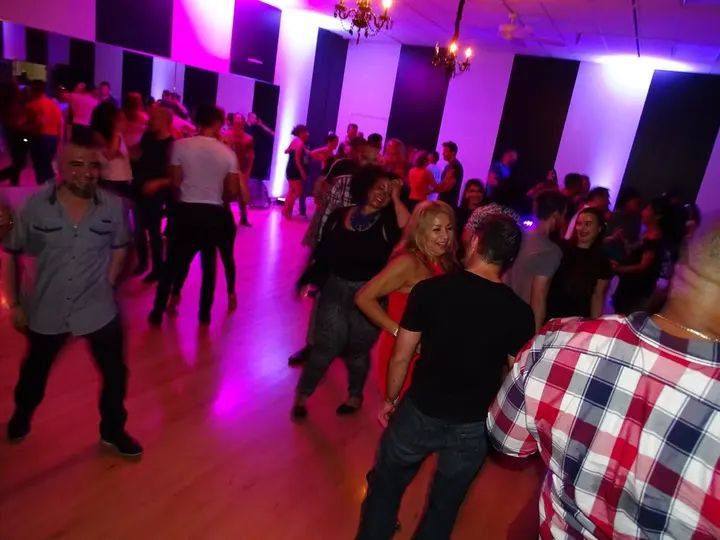 MELOMANO BACHATA SOCIAL gallery photo
