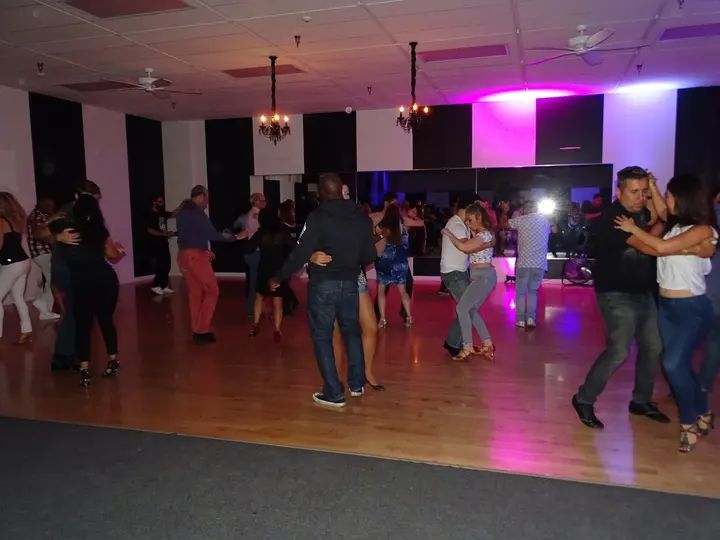 MELOMANO BACHATA SOCIAL gallery photo