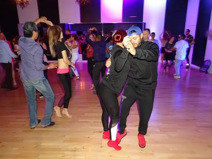 MELOMANO BACHATA SOCIAL gallery photo