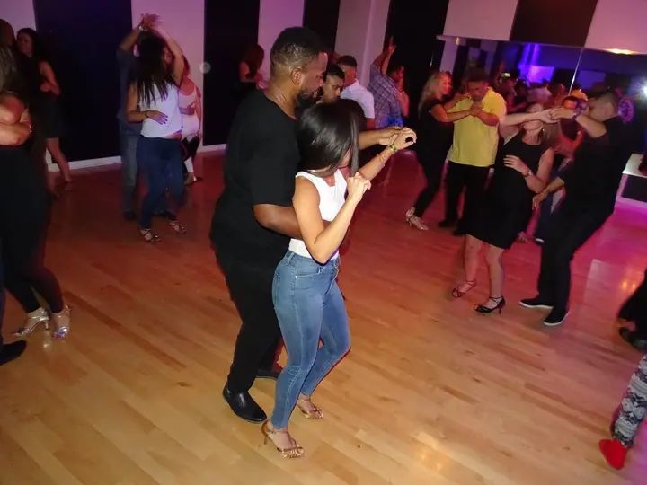 MELOMANO BACHATA SOCIAL gallery photo