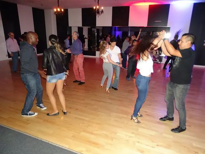 MELOMANO BACHATA SOCIAL gallery photo