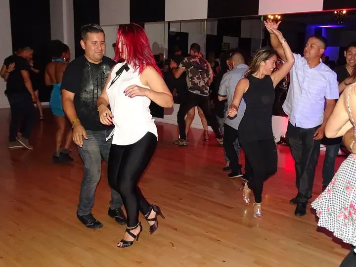 MELOMANO BACHATA SOCIAL gallery photo