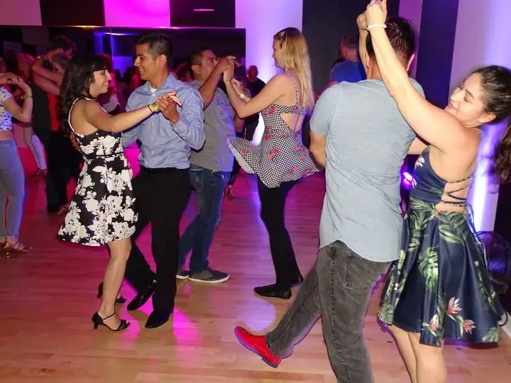 MELOMANO BACHATA SOCIAL gallery photo