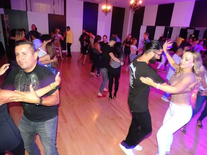 MELOMANO BACHATA SOCIAL gallery photo