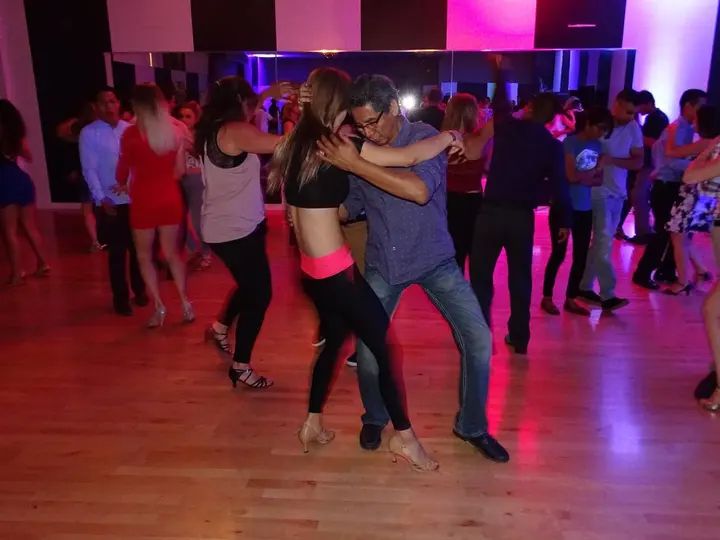 MELOMANO BACHATA SOCIAL gallery photo