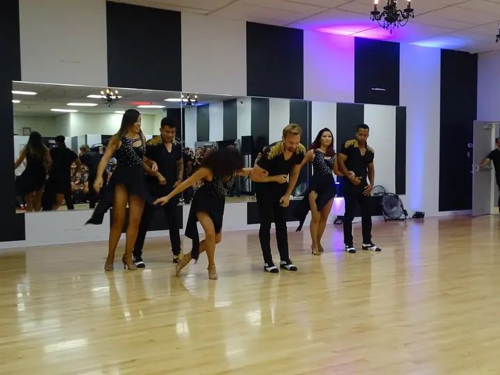 MELOMANO BACHATA SOCIAL gallery photo