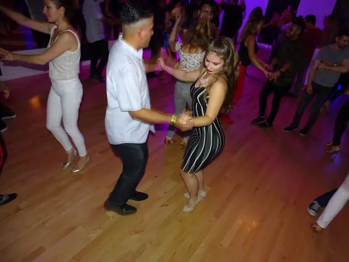 MELOMANO BACHATA SOCIAL gallery photo