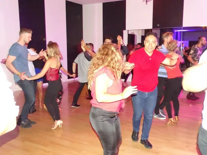 MELOMANO BACHATA SOCIAL gallery photo