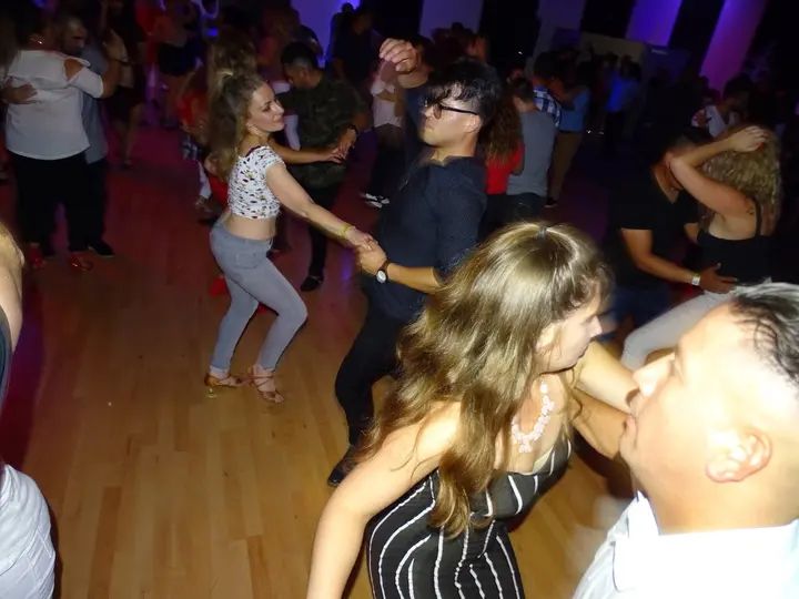 MELOMANO BACHATA SOCIAL gallery photo