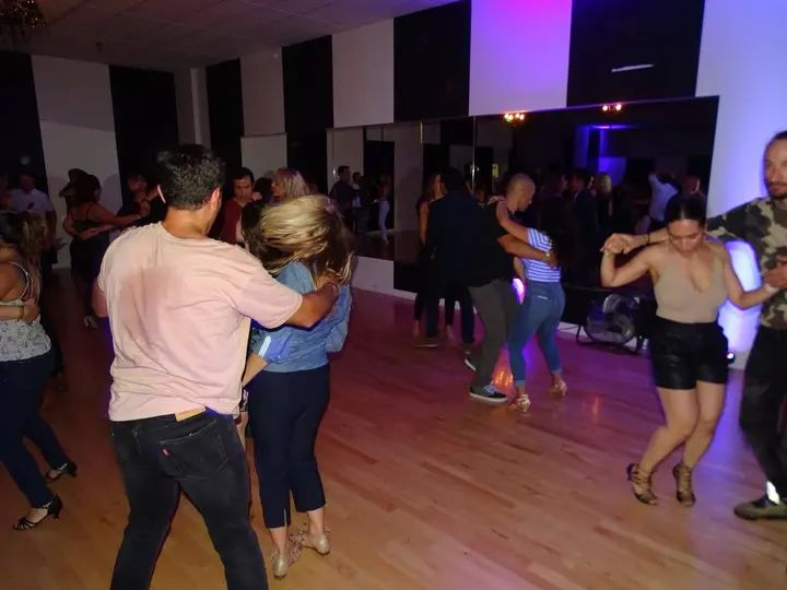 MELOMANO BACHATA SOCIAL gallery photo