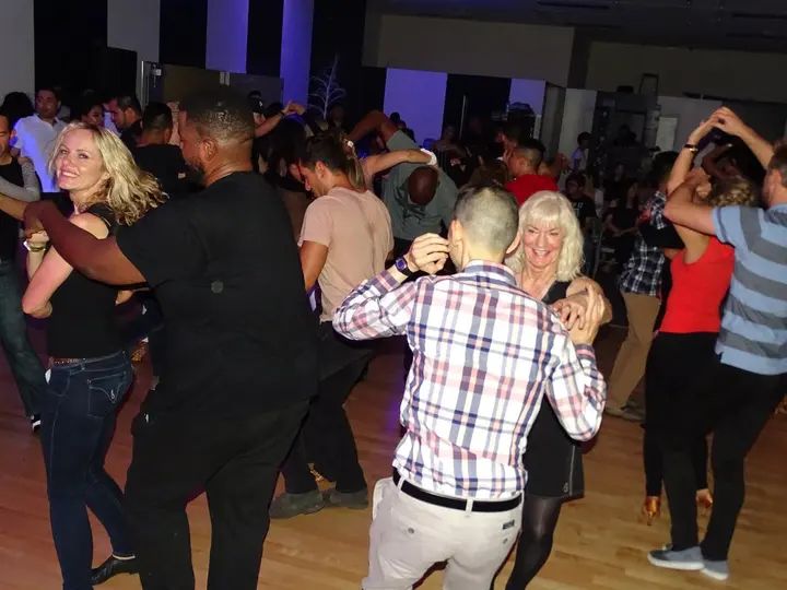 MELOMANO BACHATA SOCIAL gallery photo
