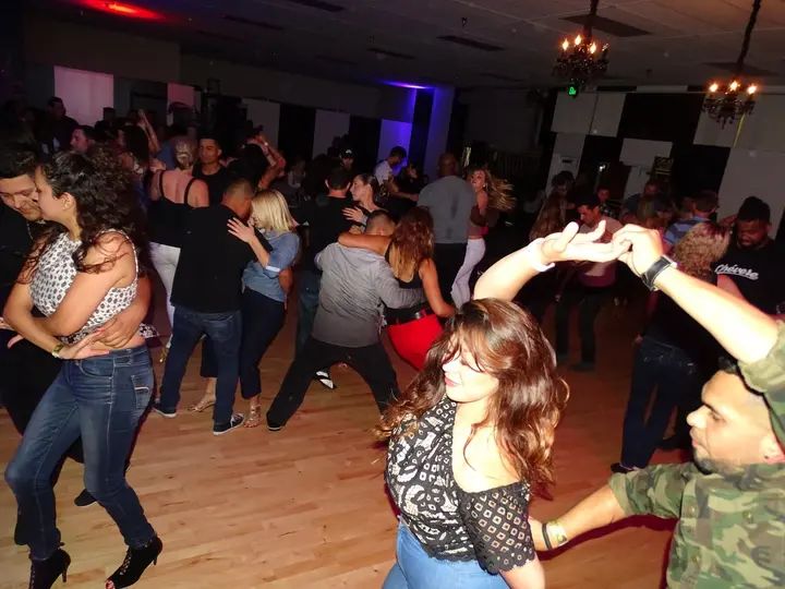 MELOMANO BACHATA SOCIAL gallery photo