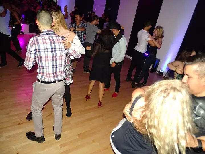 MELOMANO BACHATA SOCIAL gallery photo