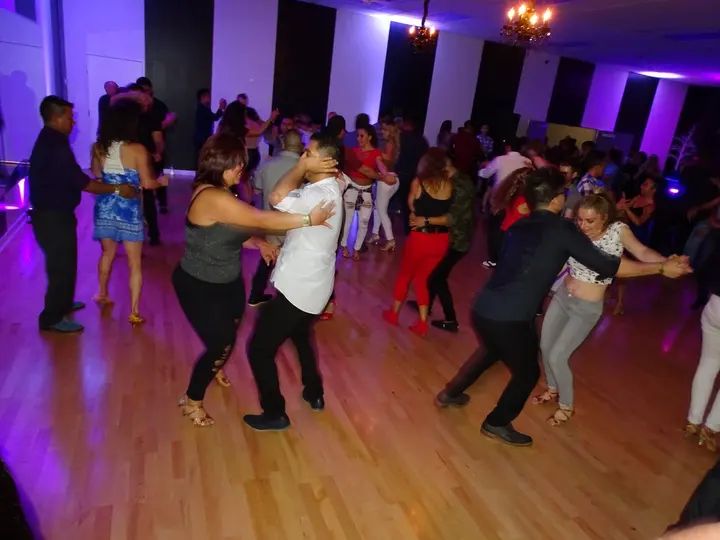 MELOMANO BACHATA SOCIAL gallery photo
