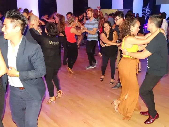 MELOMANO BACHATA SOCIAL gallery photo