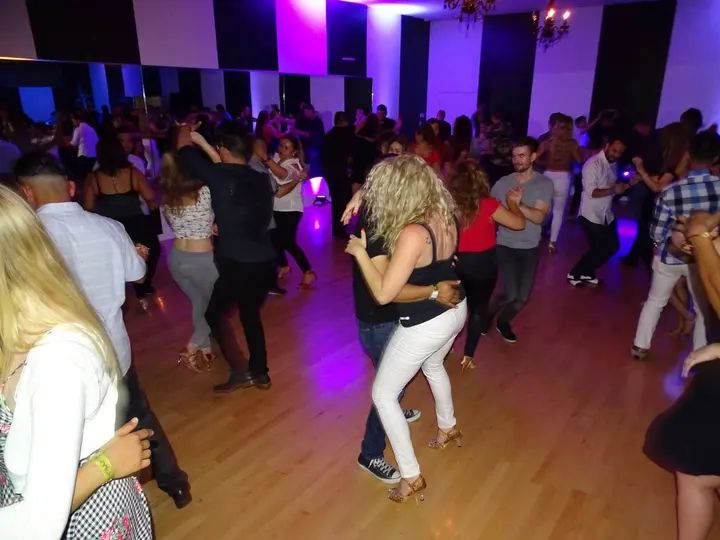 MELOMANO BACHATA SOCIAL gallery photo