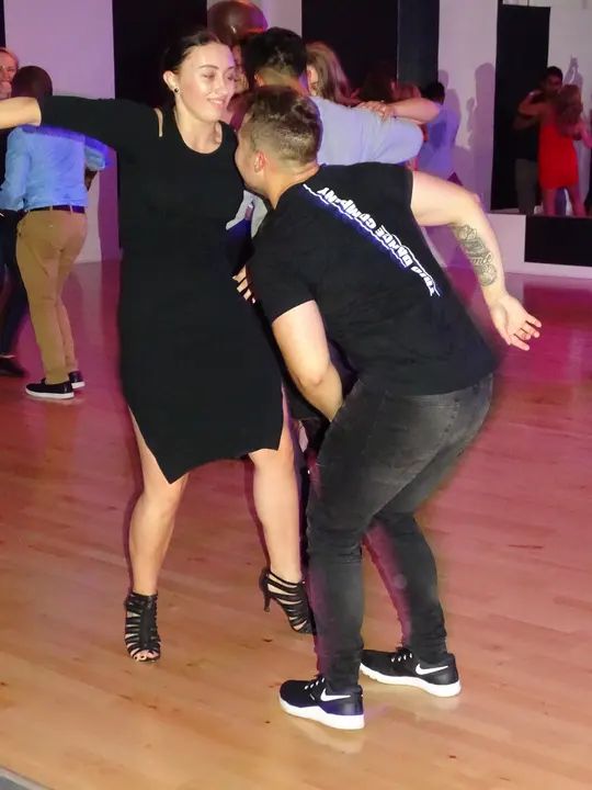 MELOMANO BACHATA SOCIAL gallery photo