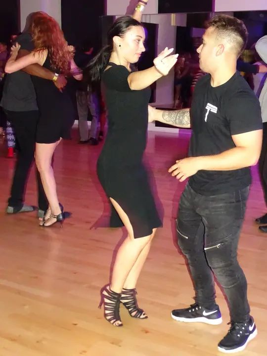 MELOMANO BACHATA SOCIAL gallery photo