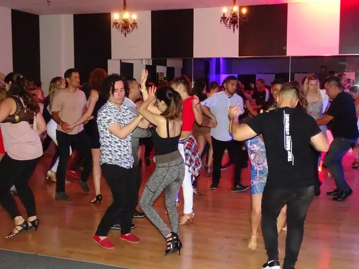 MELOMANO BACHATA SOCIAL gallery photo