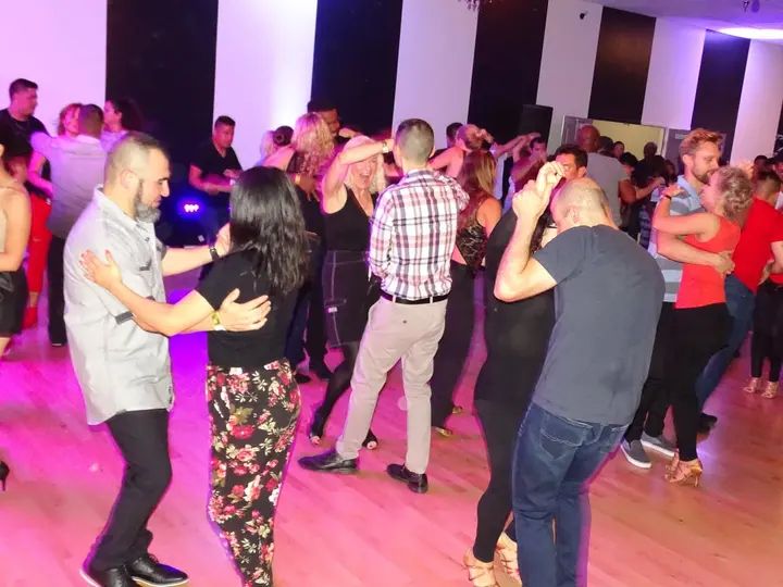 MELOMANO BACHATA SOCIAL gallery photo