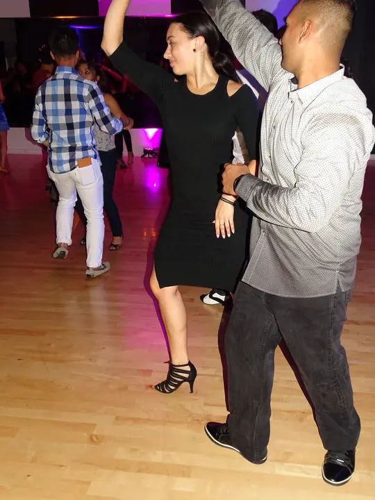 MELOMANO BACHATA SOCIAL gallery photo