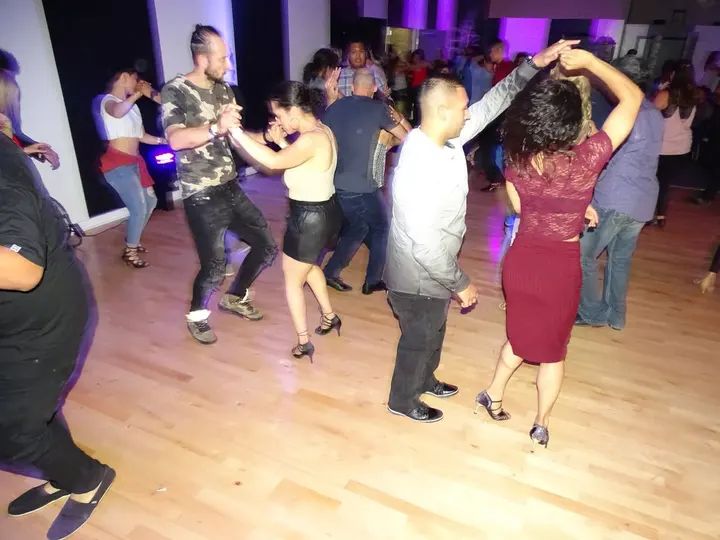 MELOMANO BACHATA SOCIAL gallery photo