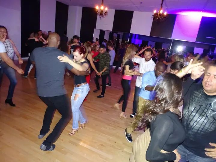 MELOMANO BACHATA SOCIAL gallery photo