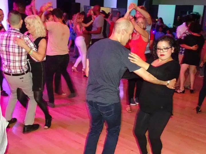 MELOMANO BACHATA SOCIAL gallery photo
