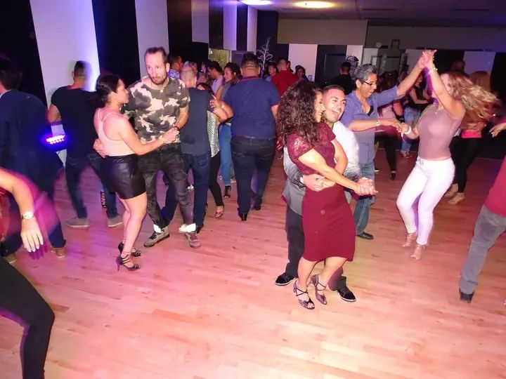 MELOMANO BACHATA SOCIAL gallery photo