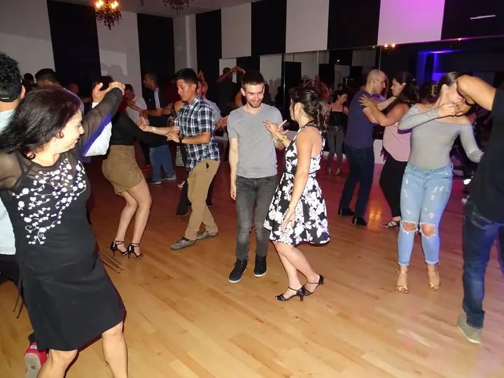 MELOMANO BACHATA SOCIAL gallery photo
