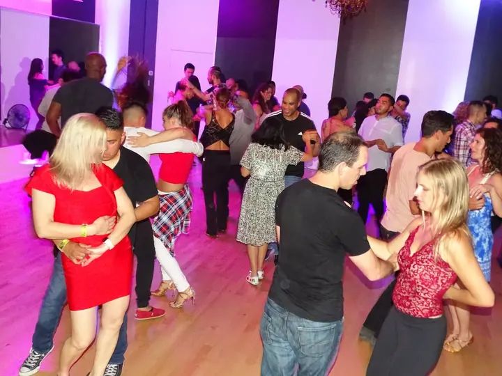 MELOMANO BACHATA SOCIAL gallery photo
