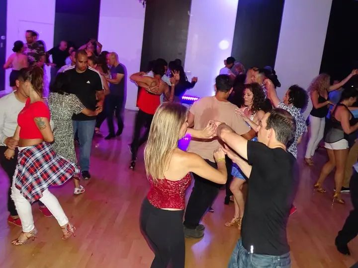 MELOMANO BACHATA SOCIAL gallery photo