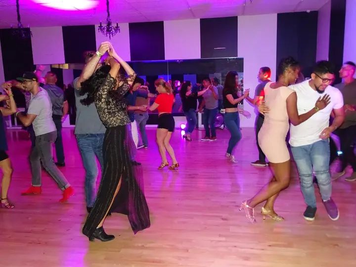 Melómano Bachata Social - September 2018 gallery photo