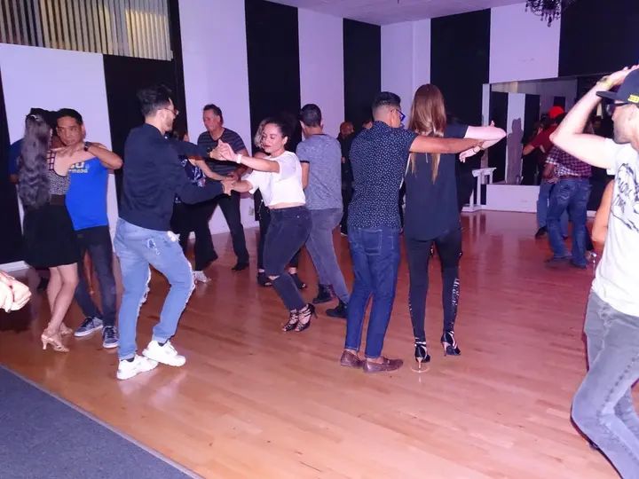 Melómano Bachata Social - September 2018 gallery photo