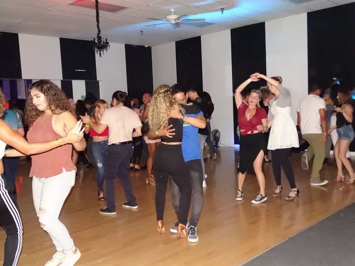 Melómano Bachata Social - September 2018 gallery photo