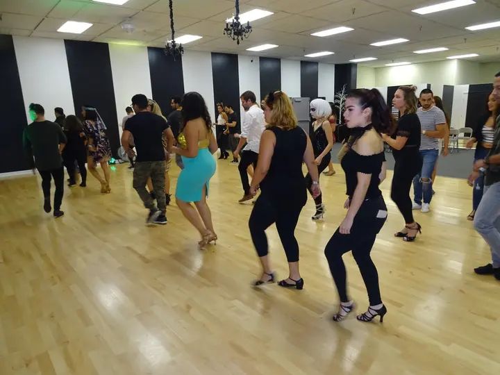 BACHATA SOCIAL 2018 (HALLOWEEN EDITION) gallery photo