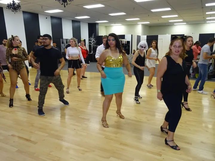 BACHATA SOCIAL 2018 (HALLOWEEN EDITION) gallery photo