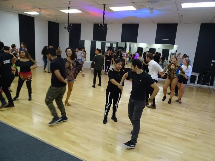 BACHATA SOCIAL 2018 (HALLOWEEN EDITION) gallery photo
