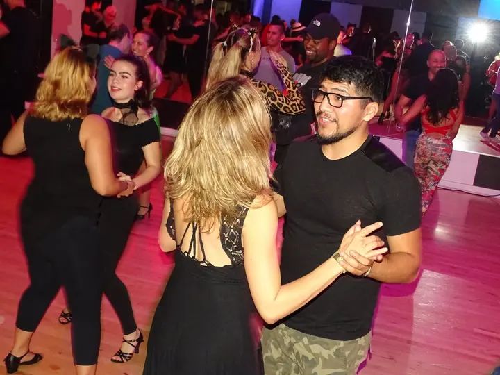 BACHATA SOCIAL 2018 (HALLOWEEN EDITION) gallery photo